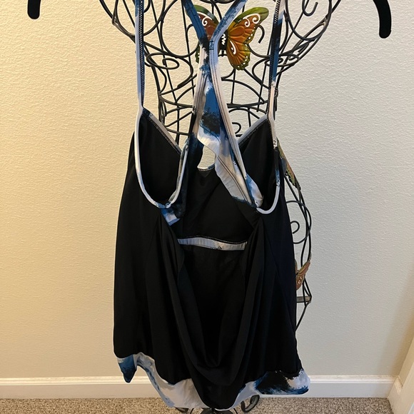 🎉Woman’s Nike open back work out top size XL🎉 - Picture 4 of 5